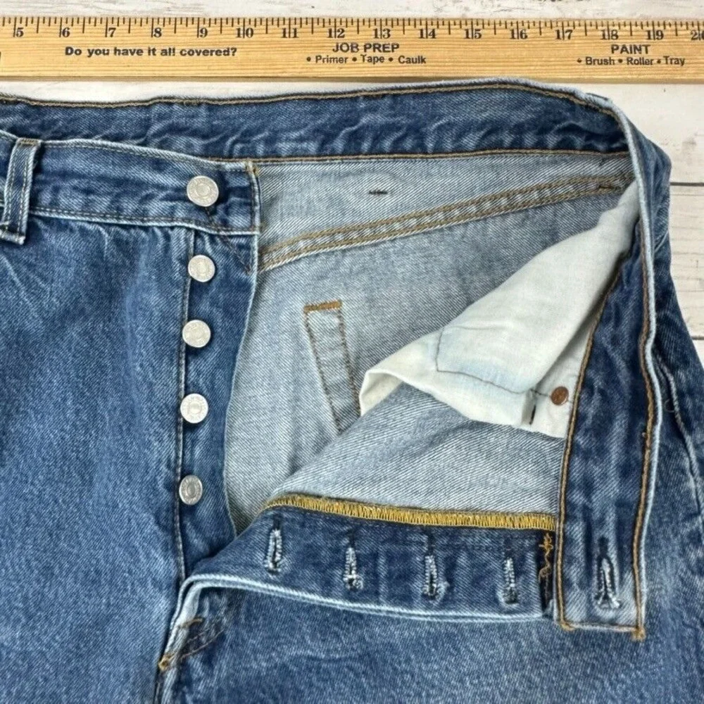 Levis 501 Denim Mens Jeans 38x34 blue Straight fit‎ button fly (Measures 35X30)